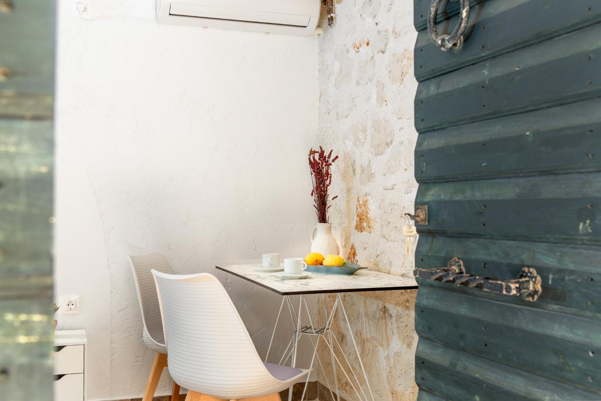 Orama Stone Apartments - Authentic Hospitality In A Historical Location, By Zantewize Pokój zdjęcie