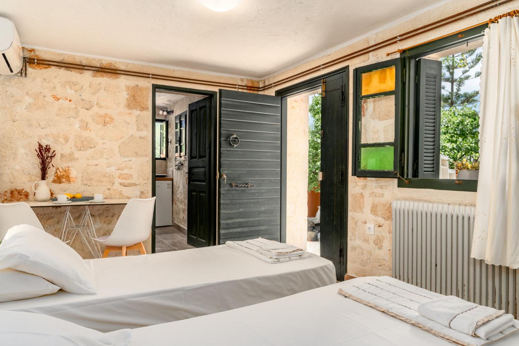 Orama Stone Apartments - Authentic Hospitality In A Historical Location, By Zantewize Pokój zdjęcie